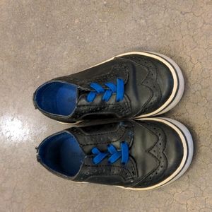 Wingtip sneakers size 6month